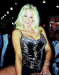 Actrices porno 4 200px-nikki.jpg