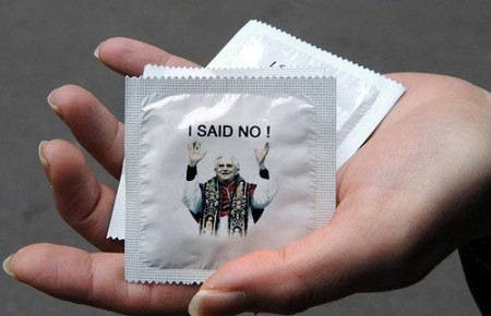Una sex shop holandesa y sus preservativos pontificios 1