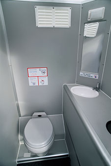 Sexo en lugares raros: el baño del avión 1